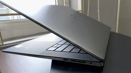 Dell Precision 5560 Core i9-11950H | RAM 32GB | SSD 512GB | RTX A2000 4GB | 15.6 inch 4K (3840 x 2400) Touch - Like New